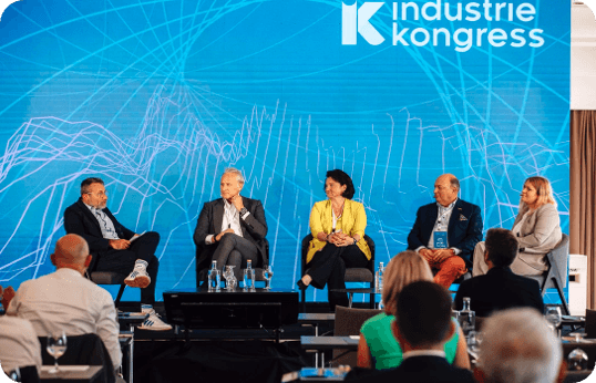 Industriekongress Panel 2024 auf der Bühne